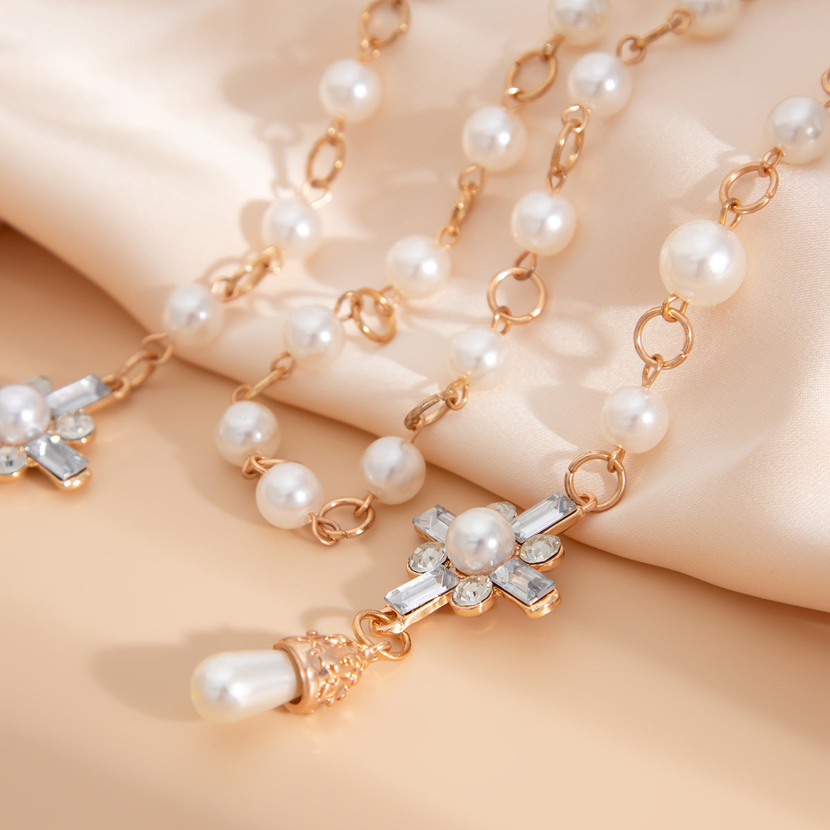 Cold Wind Cross Pearl Necklace