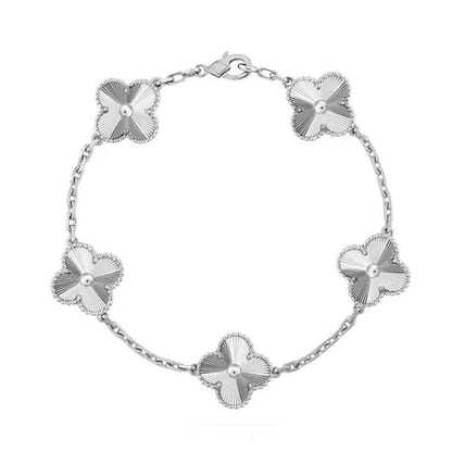 Four Leaf Grass Flower Bracelet